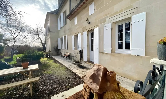 Saint-Christophe-de-Double House | Holiday Home 'Colette' with Private Terrace and Garden