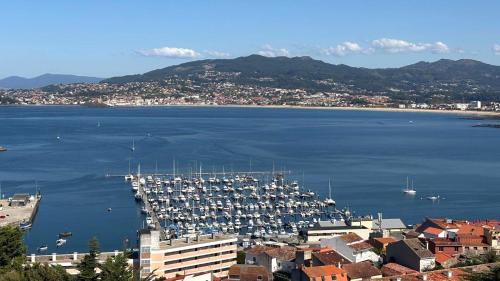 Baiona Apartment | Holibai, Arco Da Vella, Dúplex de lujo con esencia africana y vistas al mar en Baiona