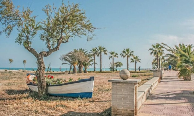 El Grau de Moncofa Apartment | Holiday Apartment 'Moncofa Beach' near Beach with Balcony and Wi-Fi