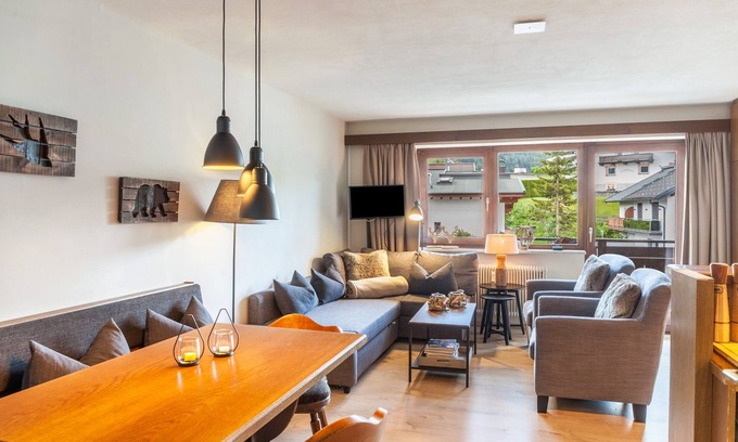 Seefeld in Tirol Apartment | Holiday Apartment "Haus Excelsior Top 31" with Mountain View, Balcony and Wi-Fi