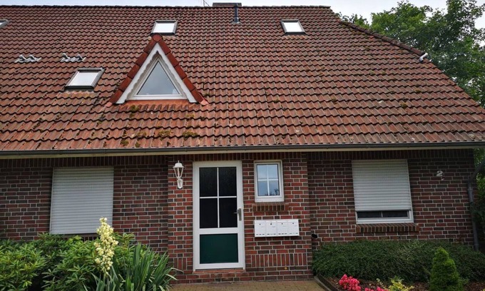 Timmel Apartment | Holiday Apartment 'Boven' at Timmeler Meer with Balcony and Wi-Fi