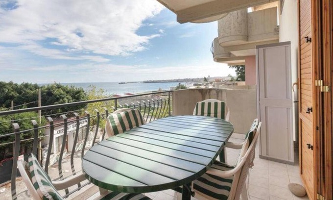 Sant'Anna Apartment | Holiday Apartment "Casa Melania" with Sea View, Balcony & Wi-Fi
