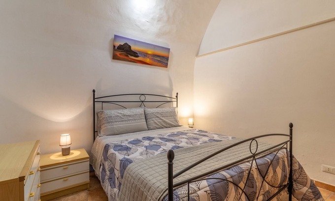 Ragusa Apartment | Holiday Apartment "Casa Carmela 53" with Wi-Fi and Air Conditioning