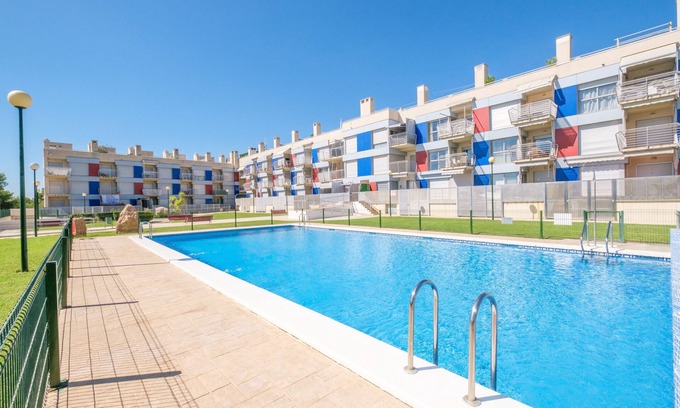 Alcanar Apartment | Holiday Apartment 'Casa Gemma' with Terrace, Shared Pool & Wi-Fi