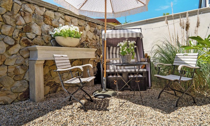 Neuenkirchen Apartment | Holiday Apartment 'Gästewohnung Am See - Suite Maritim' with Private Terrace and Wi-Fi near the Beach