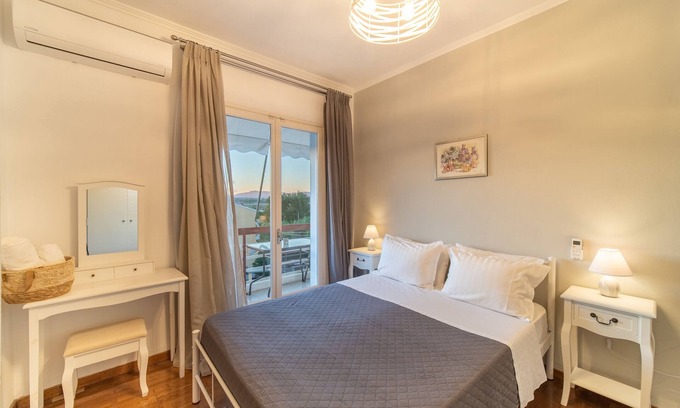 Kanoni Apartment | Holiday Apartment Diamond Suite with Balcony & Wi-Fi