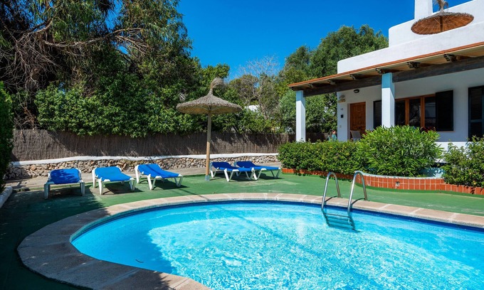 Cala d'Or Apartment | Holiday Apartment "Felipe 2-5" with Private Terrace, Shared Pool & WiFi