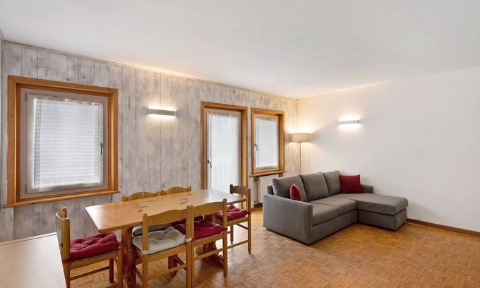 Teola Apartment | Holiday Apartment 'Forést' with Mountain View, Shared Garden & Wi-Fi