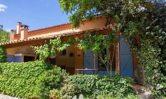 Chateauvert Apartment | Holiday apartment Château Vert for 1 - 4 persons with 1 bedroom - Row house