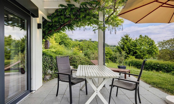 Frickingen Apartment | Holiday Apartment 'Frieda' with Mountain View, Private Terrace and Wi-Fi