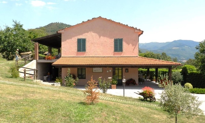 San Marcello Piteglio Apartment | Holiday Apartment in Piteglio with Common Pool and Mountain View