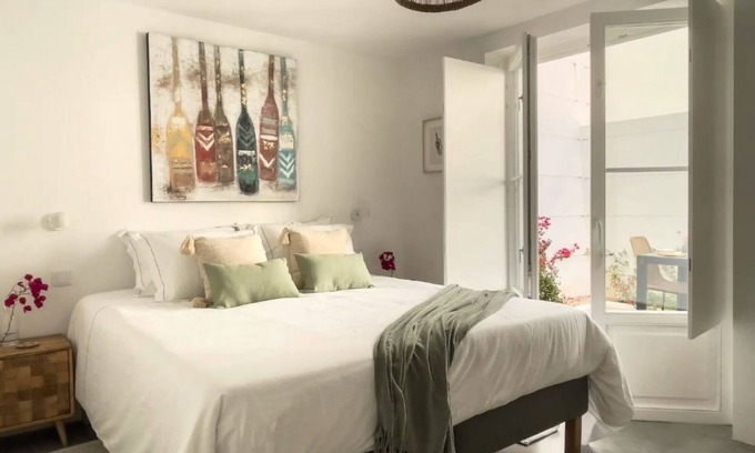Tavira Villa | Holiday Apartment "Jasmine House" with 2 Private Terraces & Wi-Fi