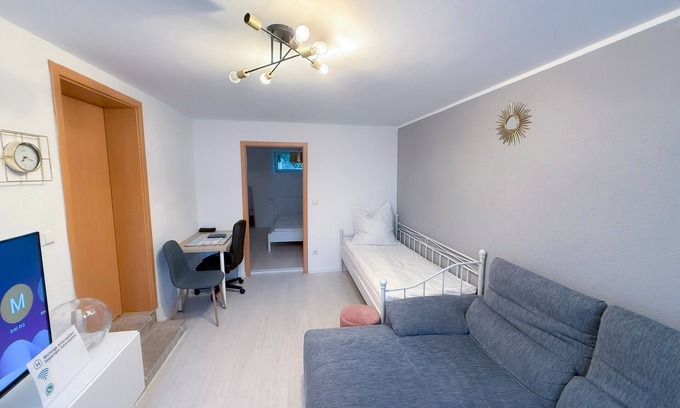 Knittlingen Apartment | Holiday Apartment 'Knittlingen' Dishwasher, Washing Machine, FREE Wifi, Private Parking