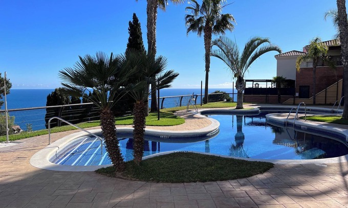 Velilla-Taramay Apartment | Holiday Apartment "Vistamar" with Sea View, Shared Pool & Wi-Fi