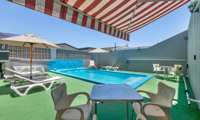 Candelaria House | Holiday Home 'Casa La Coqueta' with Shared Pool, Wi-Fi and Air Conditioning