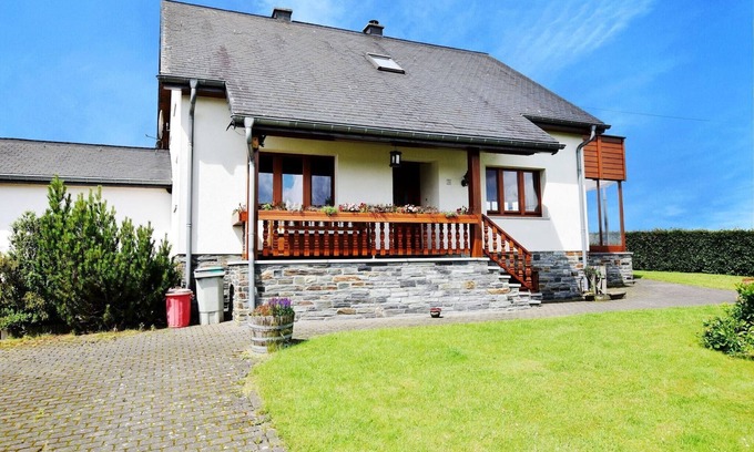 Schoenberg House | Holiday Home in Schצnberg with Jacuzzi