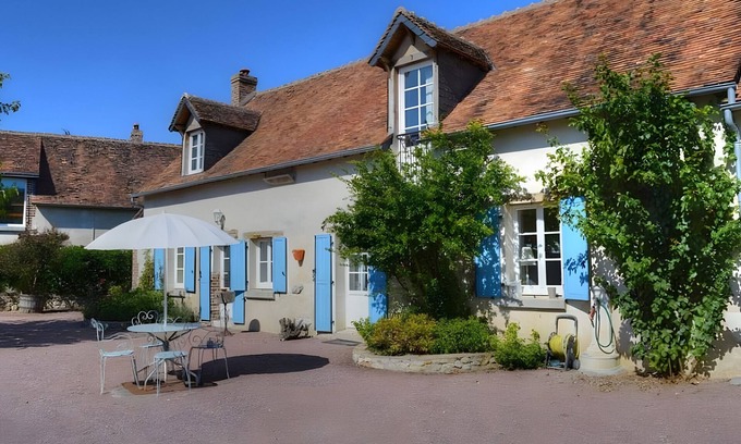 Dame-Marie-les-Bois House | Holiday Home '15 Guests with Pool' with Shared Pool, Private Terrace and Wi-Fi