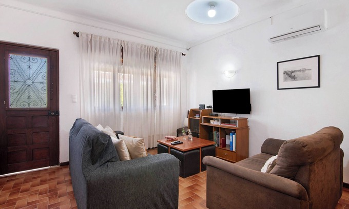 Manta Rota House | Holiday Home 'Casa Maria Beatriz' with Private Terrace, Private Garden and Wi-Fi