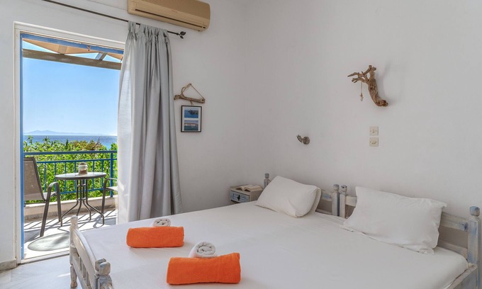 Kipri House | Holiday Home '4 Kypri Seaview Perasma Studio' with Sea View, Wi-Fi and Air Conditioning