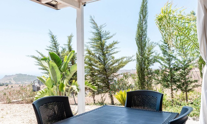 Realmonte Apartment | Holiday Home 'Abbacari 2' with Sea View, Wi-Fi and Air Conditioning
