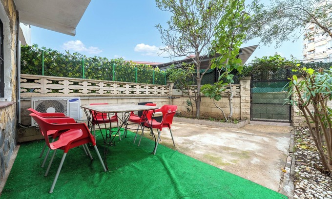 La Pineda House | Holiday Home 'Adosada En La Pineda' with Private Terrace, Private Garden and Air Conditioning
