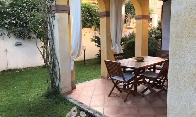 Villasimius House | Holiday Home "Alloggio Nettuno" with Garden, Loggia and Wi-Fi
