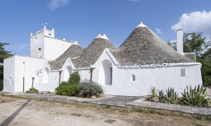 Selva di Fasano House | Holiday Home 'Borgo Dell'Oca' with Sea View, Private Terrace and Wi-Fi