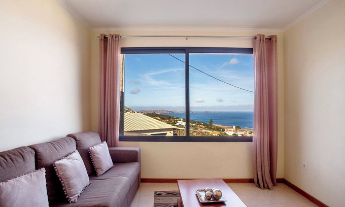 Machico House | Holiday Home 'Casa Da Bemposta' with Sea View, Balcony and Wi-Fi