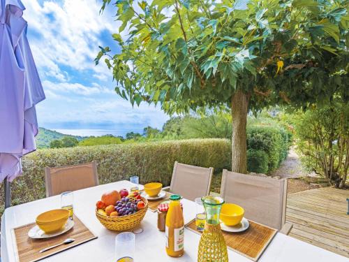 Santa Giulia House | Holiday Home Casa Murticcio 2 by Interhome