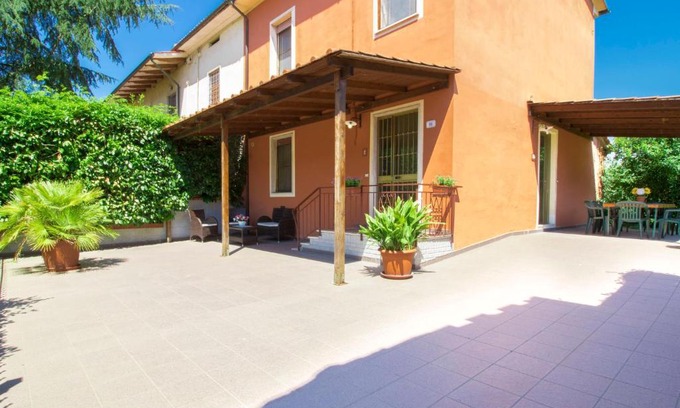 Orentano House | Holiday Home Casa Ponziani by Interhome