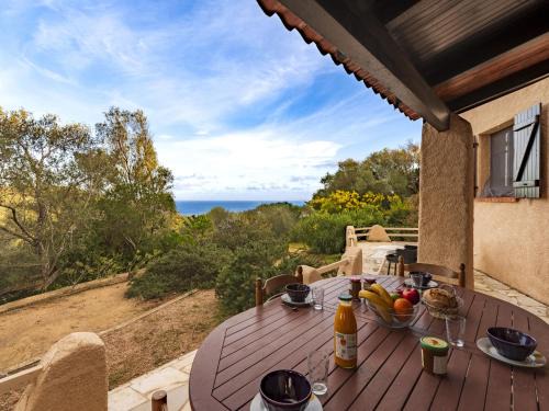 Santa Giulia House | Holiday Home Casa Rondinara by Interhome
