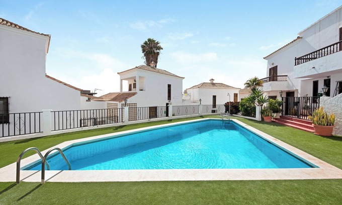 Chayofa House | Holiday Home Casa Sarita with Shared Pool & Wi-Fi