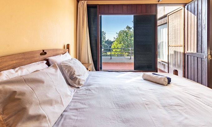 Machico House | Holiday Home "Cayenne" with Sea View, Private Garden and Wi-Fi