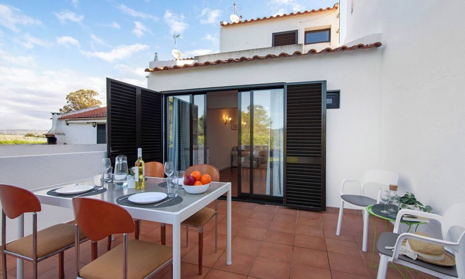 Aldeia das Acoteias House | Holiday Home 'Cool Motion 2149' with Private Terrace, Wi-Fi and Air Conditioning