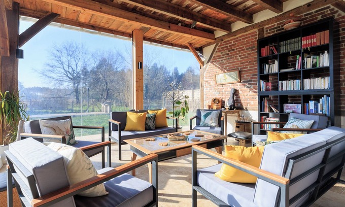 Lesperon House | Holiday Home 'Cuicui Les P'tits Oiseaux' with Terrace, Garden and Wi-Fi