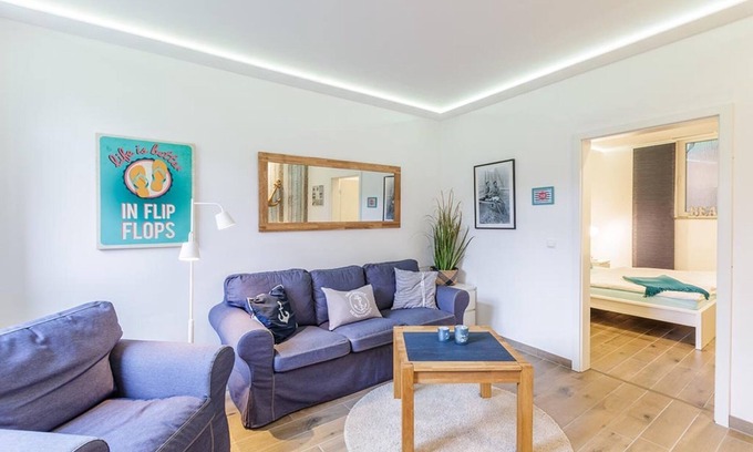 Alt-Travemunde/Ronnau House | Holiday Home 'Bootshaus' with Private Terrace, Private Garden and Wi-Fi