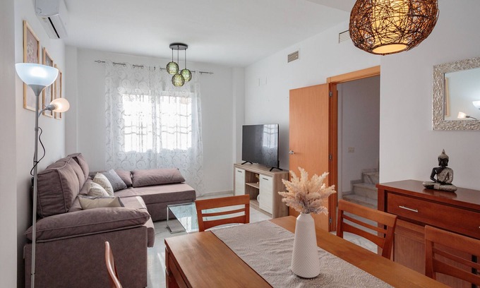 Gerena House | Holiday Home 'El Rincón Sevillano' with Private Terrace, Wi-Fi and Air Conditioning