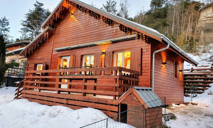 Seyne House | Holiday Home 'Entier Avec Spa 6 Personnes' with Mountain View, Wi-Fi and Air Conditioning