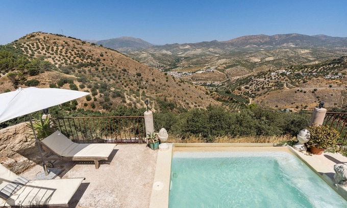 Algarinejo House | Holiday Home 'Ermita De Las Eras' with Mountain View, Wi-Fi and Air Conditioning