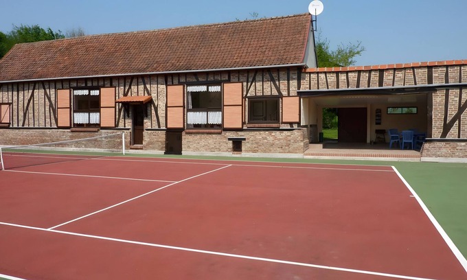 Domart-en-Ponthieu House | Holiday Home 'Domaine De L'olympe' with Wi-Fi