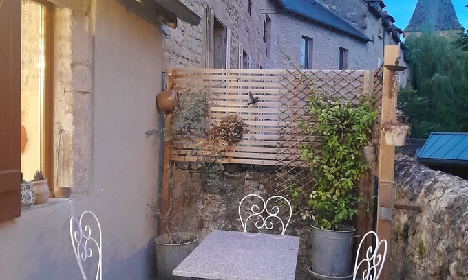 Gaillac-d'Aveyron House | Holiday Home 'La Petite Authentique' with Private Terrace