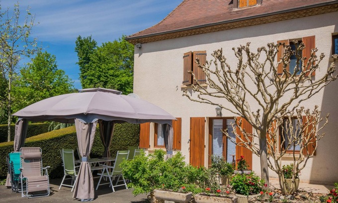 Prats-du-Perigord Apartment | Holiday home with terrace and views