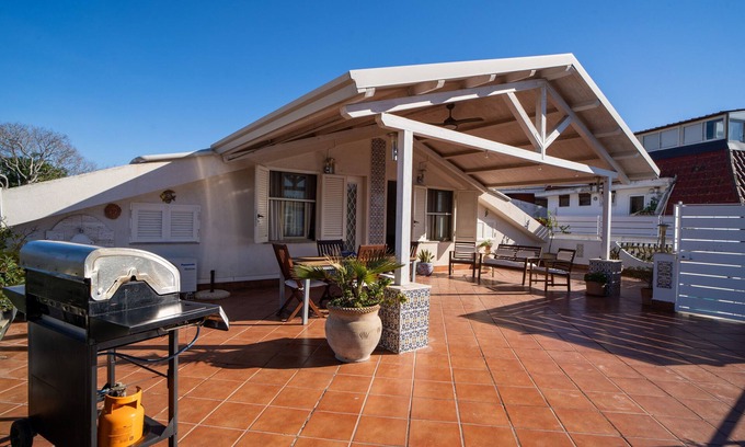 Recanati House | Holiday Home "Giugiò" with Mountain View, Terrace and Air Conditioning