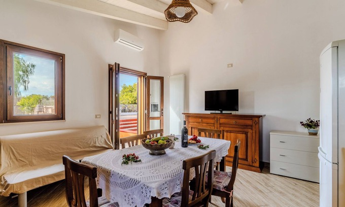 Depressa House | Holiday Home 'Il Bilo Di Giuseppe 458' with Shared Garden and Air Conditioning