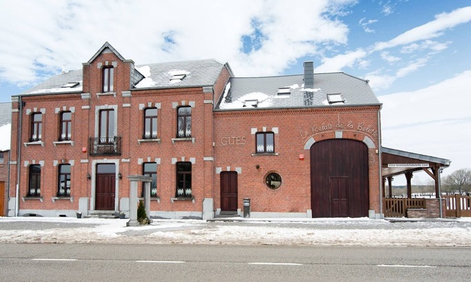 Couvin House | Holiday home in Cul-des-Sarts with garden