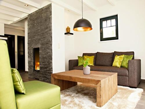 Muritz House | Holiday home in Drewitz with a shared pool