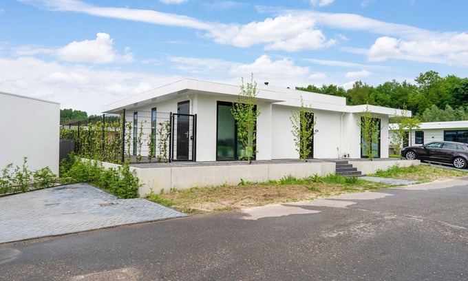 Zeewolde Villa | Holiday Home in Flevoland by Veluwemeer