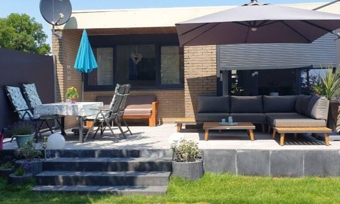 Lemmer House | Holiday home in Lemmer with private garden