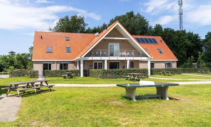 Nes House | Holiday Home in Nes near Vleijen Area