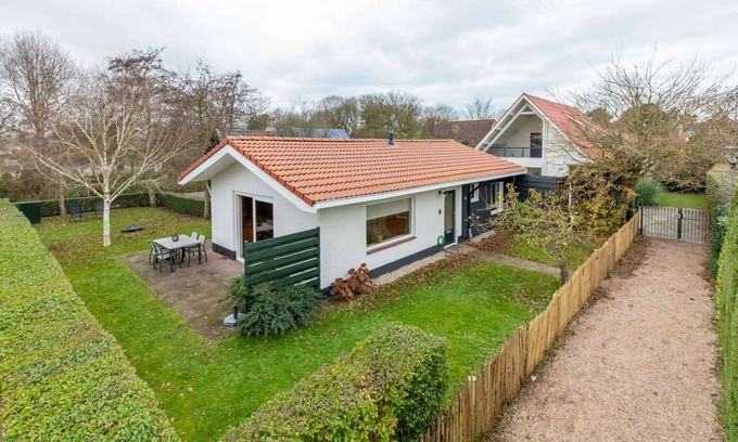Oostkapelle House | Holiday Home in Oostkapelle near Beach